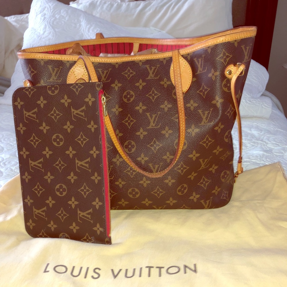 Louis Vuitton Neverfull MM monogram red interior